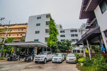 Sutus Court 4