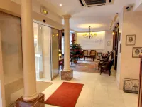Hotel Ducs de Bourgogne Hotels near Chatelet Theatre