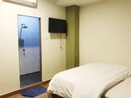 Lewi House Отели в г. Sei Sikambing D