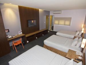 Plan B Hotel Padang