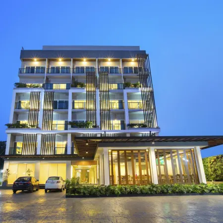 V Hotel Ubon Ratchathani Отели рядом с достопримечательностью «Муниципалитет Убонрачатхани»