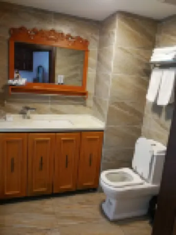 Hunchunwangjia Business Hotel