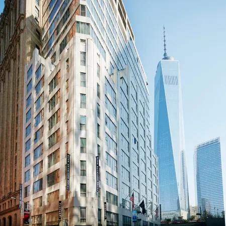 Club Quarters Hotel, World Trade Center Отели рядом с достопримечательностью «Бэттери-Парк-Сити»