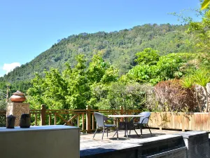 Rehai Hot Spring Resort · Yangshengge