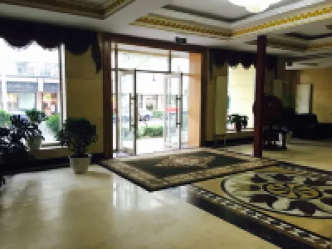 Jinlu Hotel (Heihe Zhongyang Street Shop)