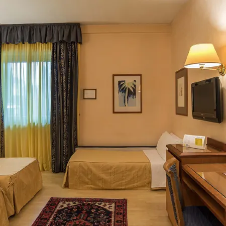 Hotel La Giocca Отели рядом с достопримечательностью «Станция метро Jonio»