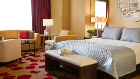 The Royal Sonesta Chicago River North Отели рядом с достопримечательностью «Пруденшел Плаза»