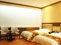 哈尔滨俊朗中央大酒店 - 标准双床房(无窗)