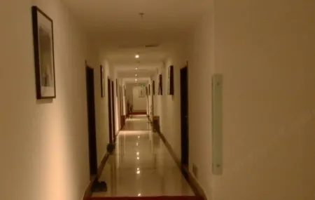 Huawang Hotel (Hai'an Railway Station) Отели рядом с достопримечательностью «Kongzi Square»