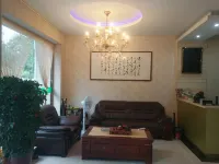 Longyou White Collar Holiday Hotel