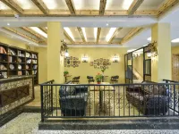 Lushan Yunlianju Chinese Inn (Guling Street) โรงแรมในลูซาน