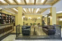 Lushan Yunlianju Chinese Inn (Guling Street)
