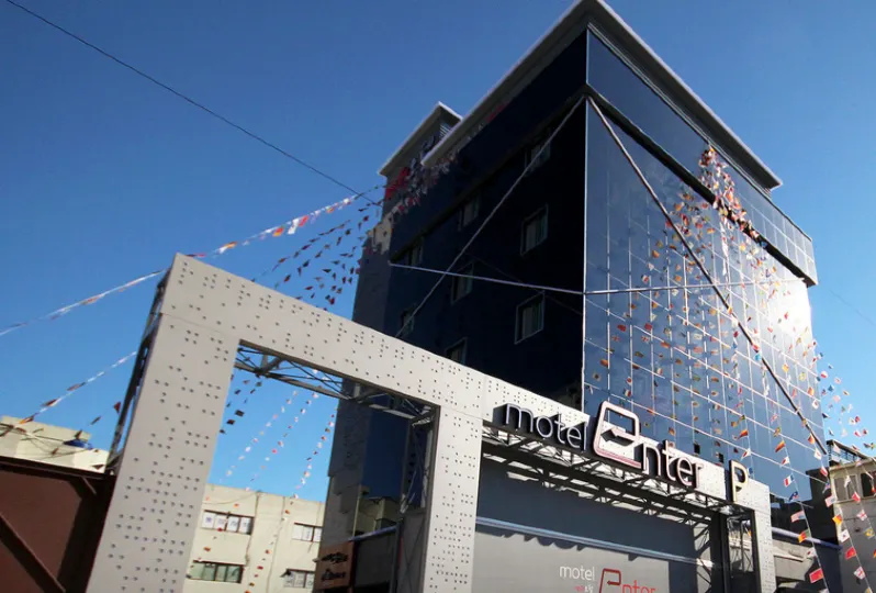 Enter Motel Sacheon