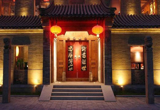 4. 어스피셔스 비즈..