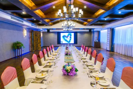 Sanyou International Hotel Отели рядом с достопримечательностью «Baiyun Pavilion»