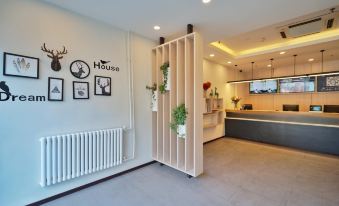 HanTing Hotel (Zhengzhou Erqi Square)