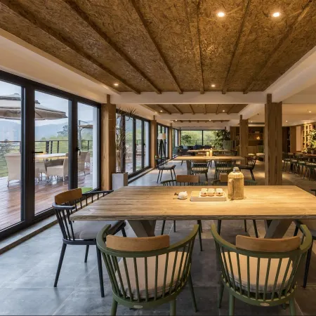Xizhu Yunjian Hot Spring Villa