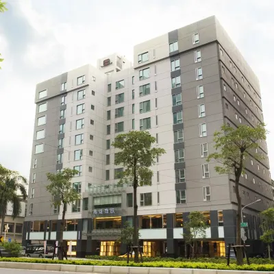 Urban Hotel 33 Hotels near E7PLAY Kaohsiung