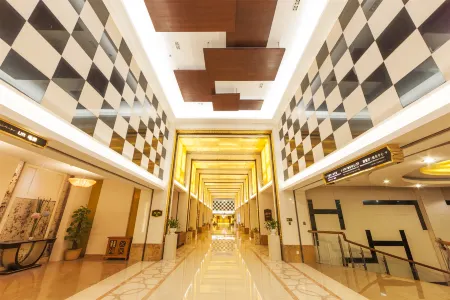 Zhaoqing Senlan Yunhai Hotel