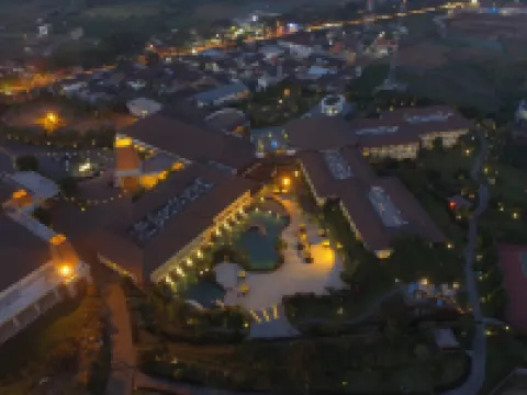 The Singhasari Resort Batu Hotels in Junrejo