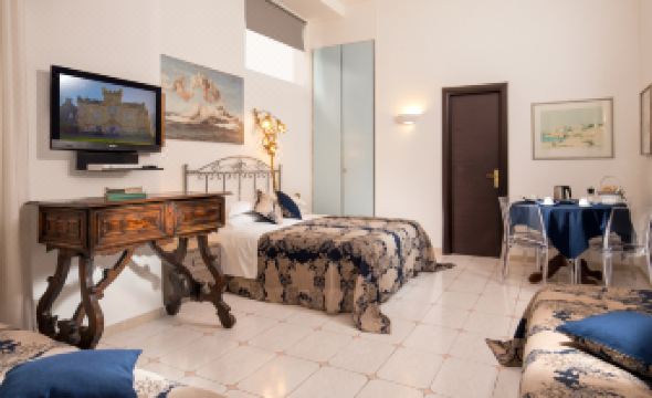 Roma Central Guest House