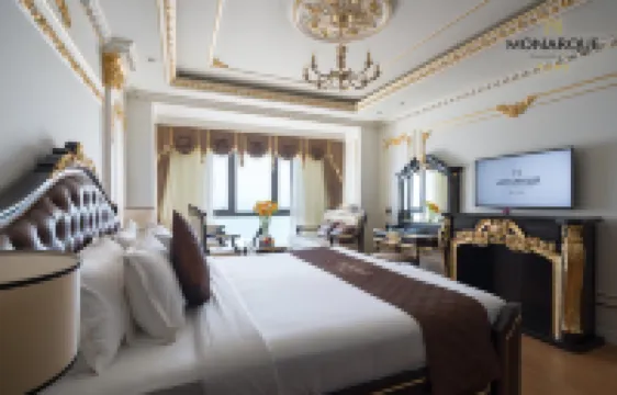 Monarque Hotel Danang