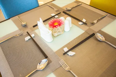 Echarm Hotel (Cultural Avenue Zhongbai Square Branch) Отели рядом с достопримечательностью «Wuhan University of Science and Technology Department of Physical Education (Maojiawan)»