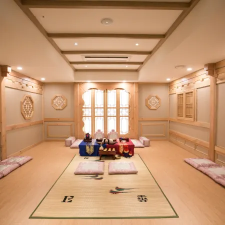Ramada by Wyndham Seoul Sindorim Отели рядом с достопримечательностью «Музей Trick Eye»