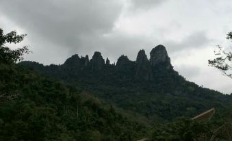 Baoting Seven Immortals Family Hotel