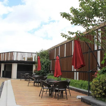 Yatian Hotel