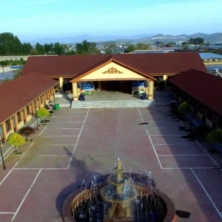 Baishawan Shengshui Jin'an Holiday Hotel