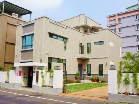 Pottery Flower B&B Hotels near Jiji Station