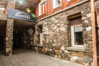 Montana Hostel