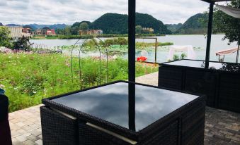 Yunbanghua Qingsu·Lakeside Guesthouse