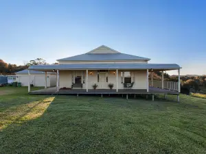 Hopkins River Homestead