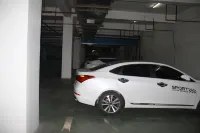 Golden Horse Hotel - parking
