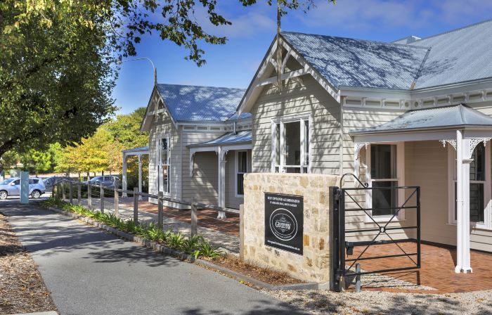 Grandview Accommodation - the Elm Tree Apartments