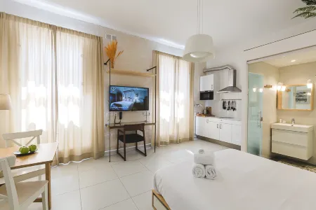 Two Pillows Boutique Hostel