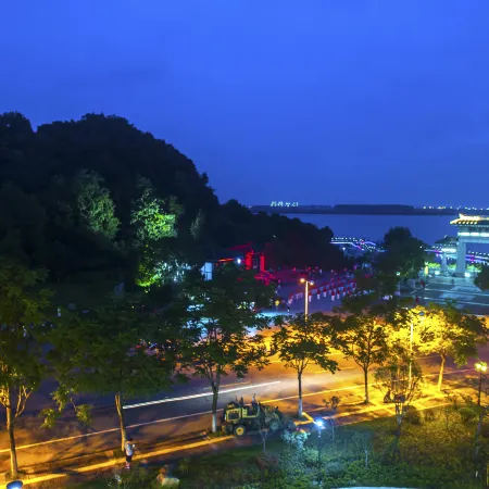 Ramada by Wyndham Zhenjiang City Center