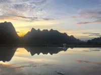 Shuidaotian Resort (Yangshuo Ten-Mile Gallery Yulong River) - Mountain view