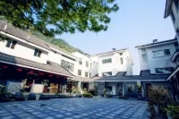 Herun Shijia Holiday Hotel