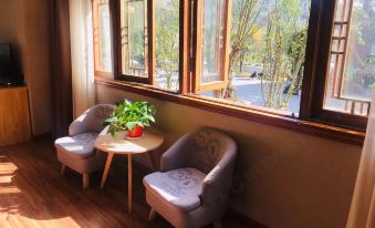 Daozhen Shahe Hotel