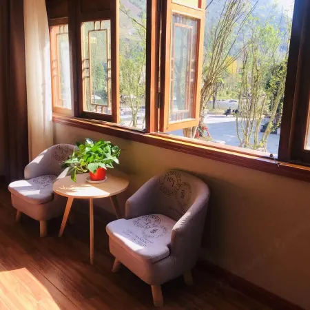 Daozhen Shahe Hotel