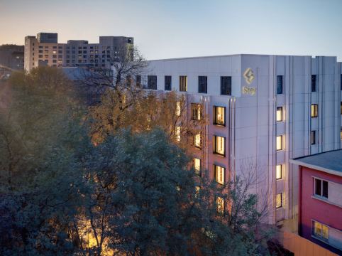 สเตย์-หวังฝูจิ่ง