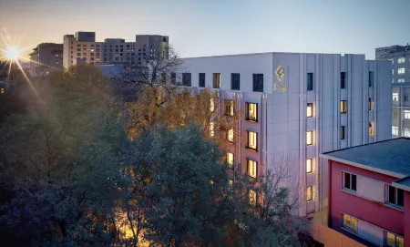 Stey Hotel （Beijing Tiananmen Wangfujing） Отели рядом с достопримечательностью «Beijing Normal University Qiujiduan Stadium»