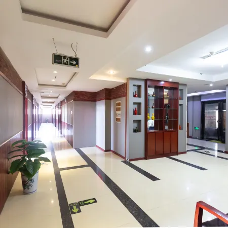 Qinyuanchun Hotel