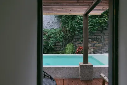 Slow House