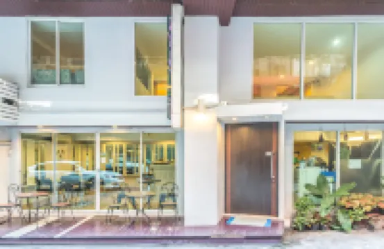 ナントラ デ・コンフォート Avenue 61 Condominium周辺のホテル