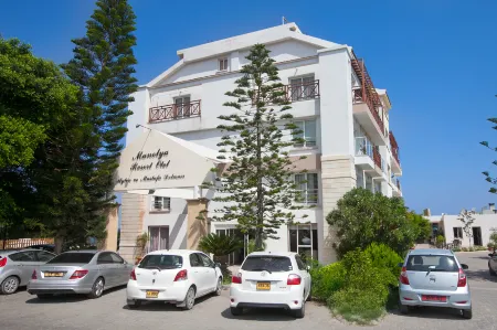 Manolya Hotel Отели в г. Lapithos