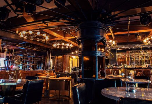 더 험프 호스텔 외관